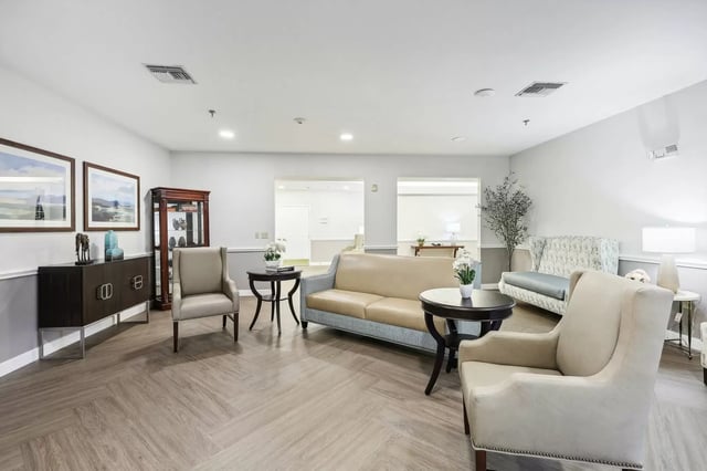 2-web-or-mls-Woodside-Dr-002-1